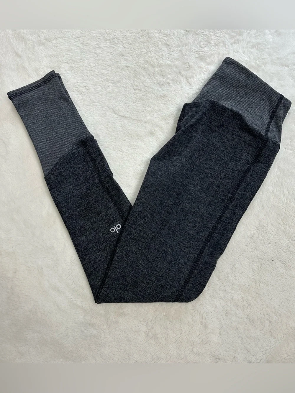 Alo Yoga High-Waist Alosoft Lounge Leggings Gray Medium